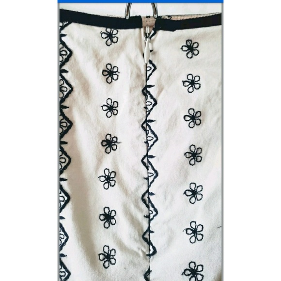 SOLD-Nanette Lepore Women's Skirt, Size 10  - Picture 3 of 6